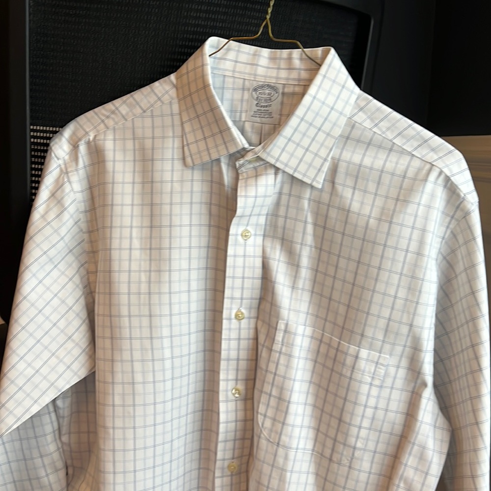 Brooks Brother non-iron dress shirt, light/blue box, size 15.5/32 regent fit.